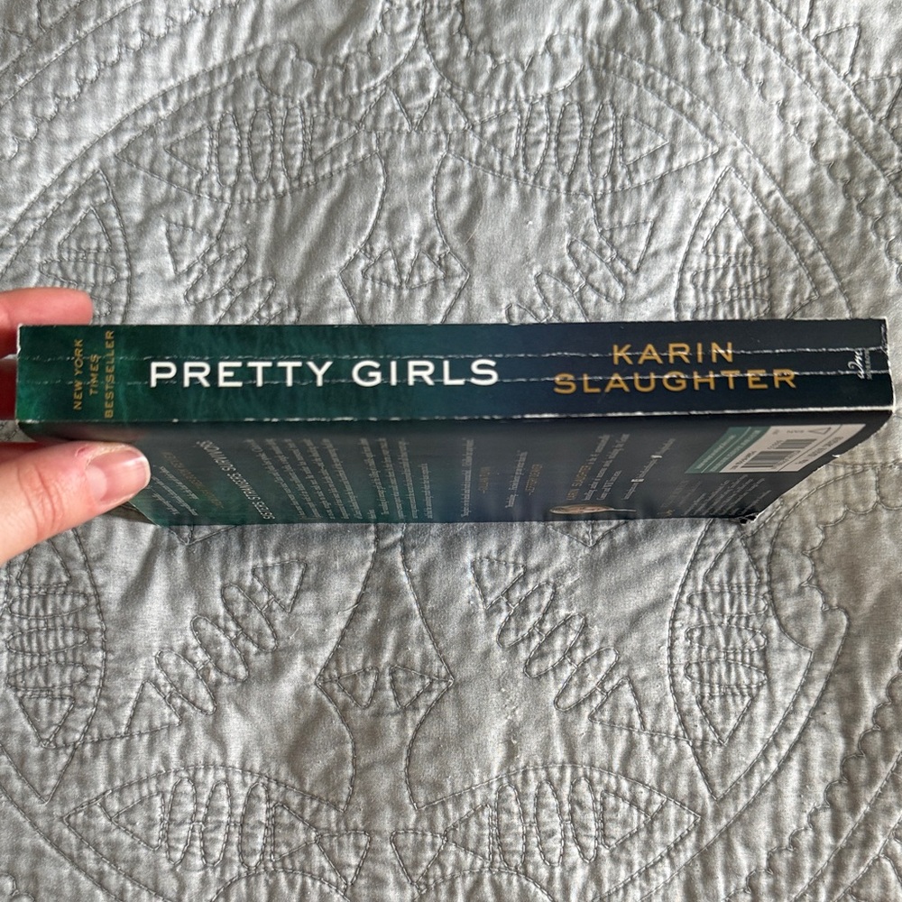 Karin Slaughter "Pretty Girls" Paperback - Picture 2 of 3